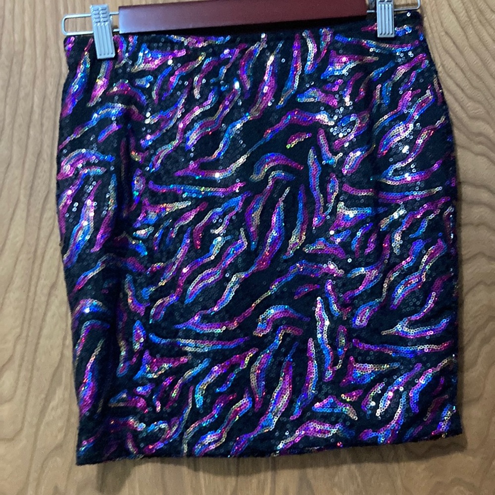 Charlotte Russe size small sexy eye catching sequin  skirt GUC